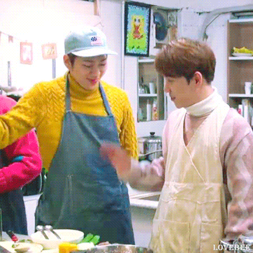 떡국 차암 맛있게 조리하는 아이돌(feat. 육개장) | 인스티즈