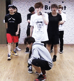 오빠가 짤 하나로 민윤기 손길에 치이게 해드림 | 인스티즈