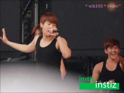 이 정도는 되야 시선강탈이죠 | 인스티즈