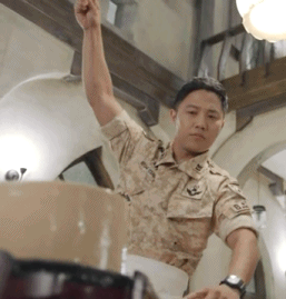 태양의후예) 박력 + 꿀떨어지는 모습은 서상사님 기본옵션이지말입니다.gif | 인스티즈