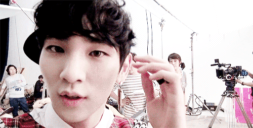 멤버 전원에게 똑같이 생긴 이모티콘이 있는 아이돌 | 인스티즈