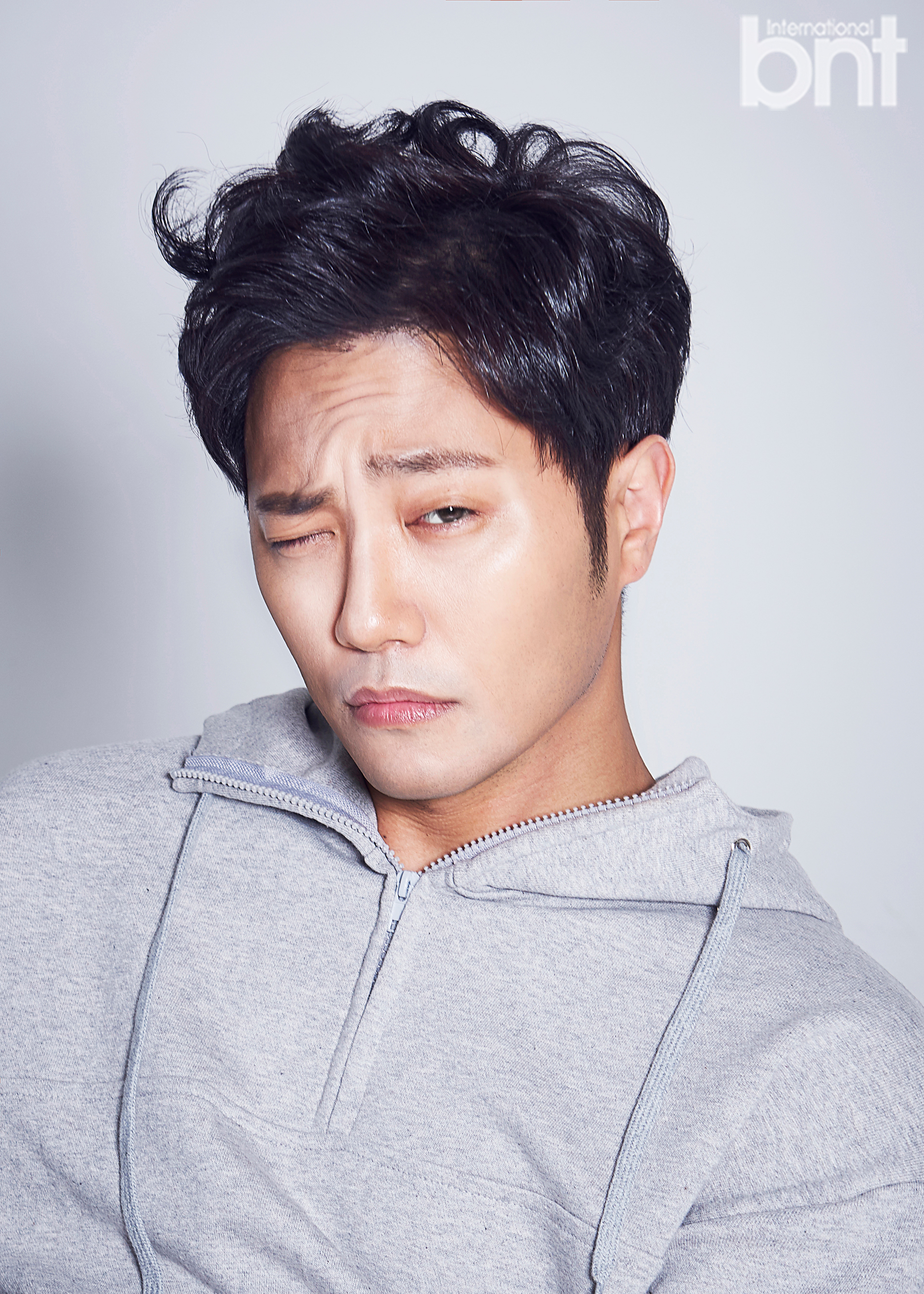 태양의후예) 서상사님 bnt화보 고화질 가져왔지 말입니다 | 인스티즈