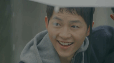 태양의후예) 짠내 + 바보미 폴폴 풍기던 서상사(feat.죽으면안되지말입니다).gif | 인스티즈