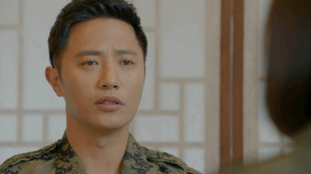 태양의후예) 짠내 + 바보미 폴폴 풍기던 서상사(feat.죽으면안되지말입니다).gif | 인스티즈