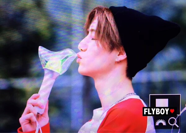 새로 나온 아이돌 공식응원봉.jpg | 인스티즈