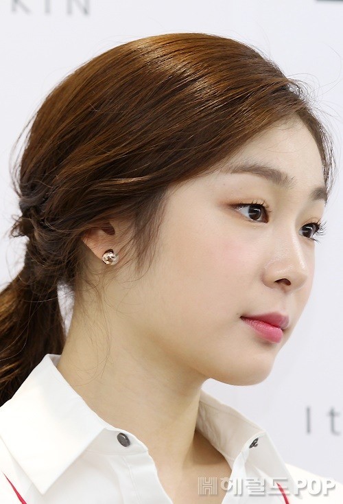 오늘자 강남역에 나타난 김연아ㄷㄷ 레전드 찍음 (feat.패완얼) | 인스티즈