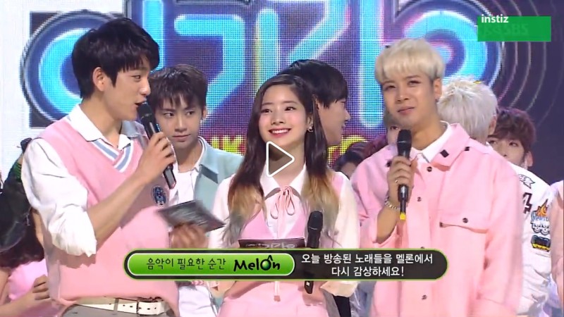 어제 인가 엔딩 때 예성 때문에 당황한듯한 아이돌 | 인스티즈