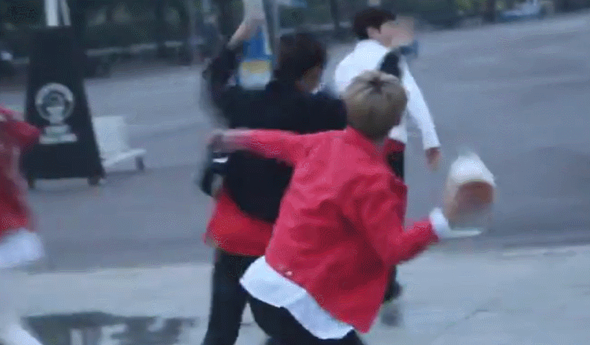 어제 코디한테 엄청 깨졌을 아이돌.jpg | 인스티즈