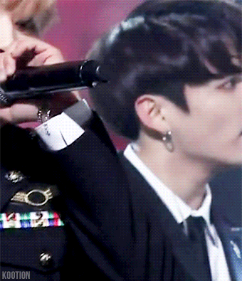 "자기야, 내 선물 열어보기 전까지 못 자." | 인스티즈