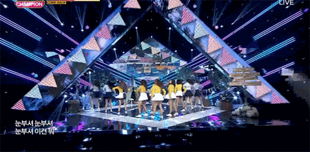 최근 활동 걸그룹 중 신박한 의상.gif | 인스티즈