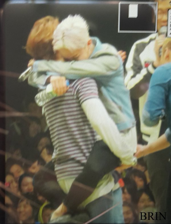 팬과 훈훈한척 시도하는 아이돌.jpgd | 인스티즈