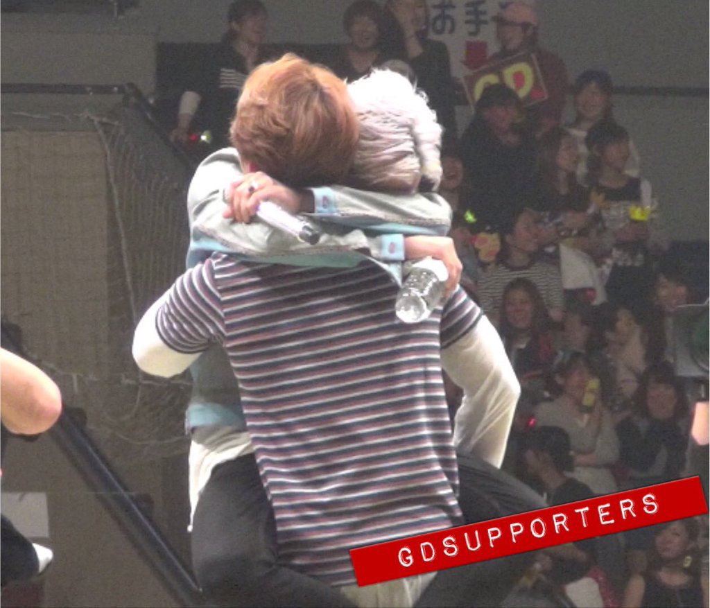 팬과 훈훈한척 시도하는 아이돌.jpgd | 인스티즈