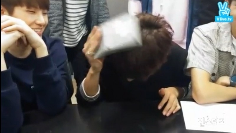 계산기 하나 가지고도 잘 노는 아이돌.svt | 인스티즈