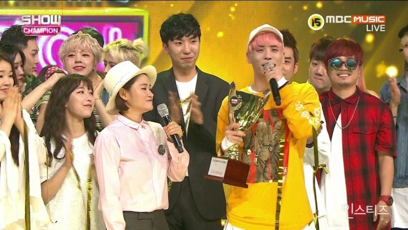 [쇼챔160601] SHINee 종현 - 이 주의 챔피언송 수상 소감+앵콜 | 인스티즈