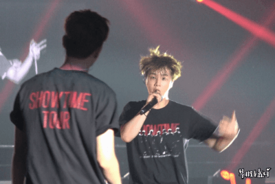 콘서트에서 덤블링하는 걸그룹 멤버(feat.아이콘서트) | 인스티즈