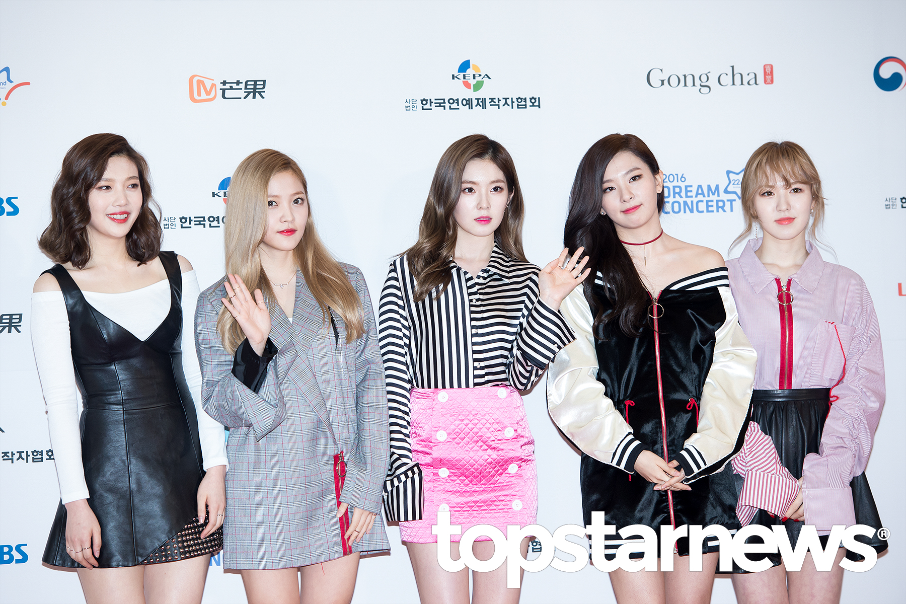 데뷔 초 무대의상이 제일 예뻤다는 아이돌그룹 | 인스티즈