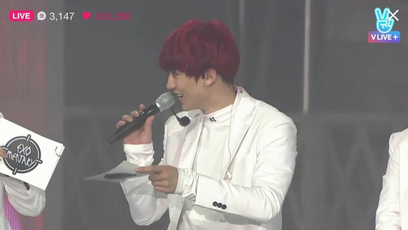 쇼케이스 중인데 빨간 땀 흘리고 있는 아이돌.exo | 인스티즈