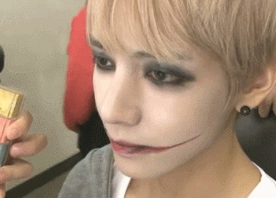 조커 분장에 심취한 아이돌 (feat.bts) | 인스티즈