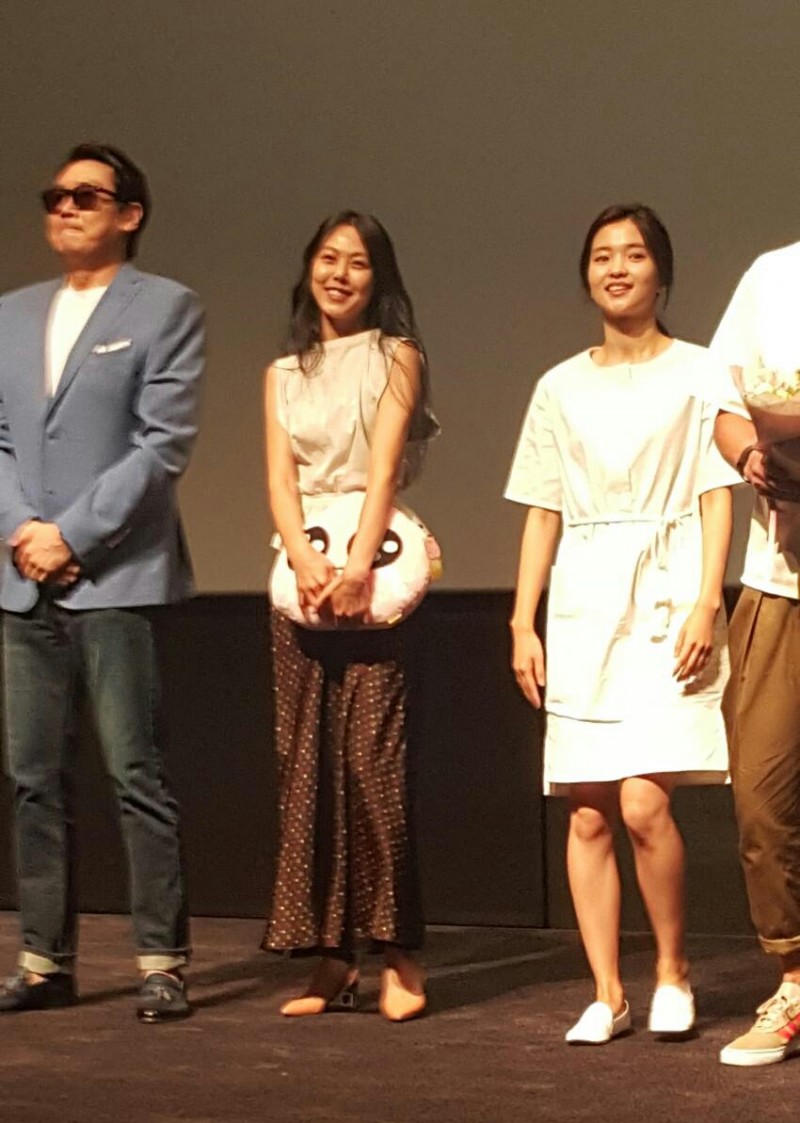 김민희가 갑자기 인형 선물을 많이 받는 이유.jpg | 인스티즈