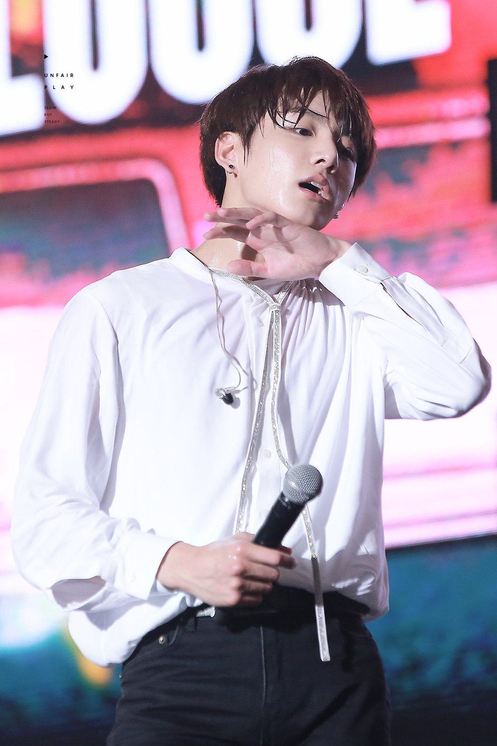 근데 전정국 뚝심 쩐다 아이유님 09년때부터 좋아하지않음? | 인스티즈