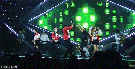 오늘자 인가 mc들+정진운 짤하나로 설명.gif | 인스티즈