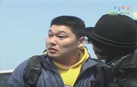 1박 2일 시즌 1 복습 중 - 원시적인 방법으로 바닷물을 식수로 만드는 방법을 알고 있거든? | 인스티즈