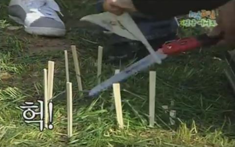 1박 2일 시즌 1 복습 중 - 누가 더 니가 내가 더 유치할까 (feat. 은지원 승) | 인스티즈