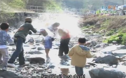 1박 2일 시즌 1 복습 중 - 2008년 레전드 물놀이 (feat.동강) | 인스티즈