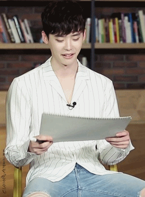 자기가 그린 그림 보고 빵 터진 이종석 | 인스티즈