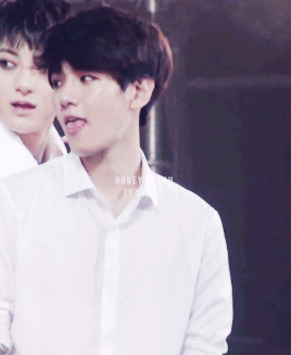 아니 변백현 진짜 우유가 사람이됐어 | 인스티즈