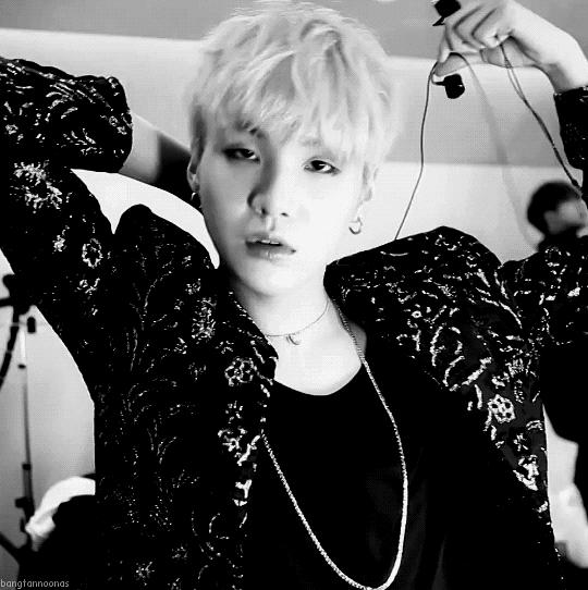 혹시 윤기 최근 움짤 같은 거 있냐 | 인스티즈