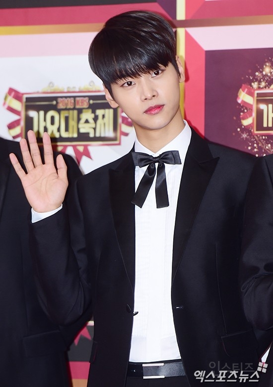 연말가요무대 2초로 커뮤뒤흔든 남자아이돌 | 인스티즈