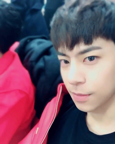 나름대로 분위기 있게 사진 찍는 것 같은 아이돌.jpg | 인스티즈