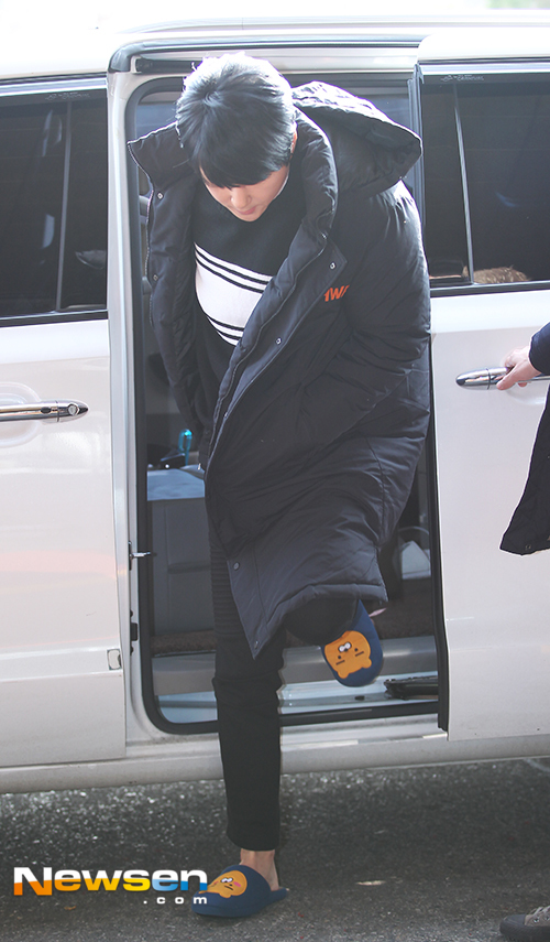 갈기없는 사자 슬리퍼 신고 KBS출근한 아이돌ㅋㅋㅋㅋㅋㅋㅋㅋㅋ | 인스티즈