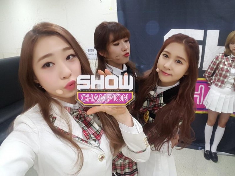 오늘자 쇼챔 걸그룹 셀카.jpg | 인스티즈