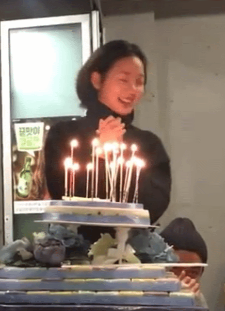 도깨비) 종방연 케이크 촛불부는 짤! | 인스티즈