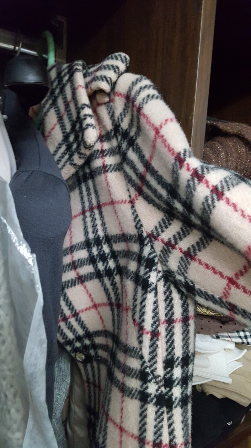 익들아 이 버버리 반팔티 솔직히 못입겠지..? | 인스티즈