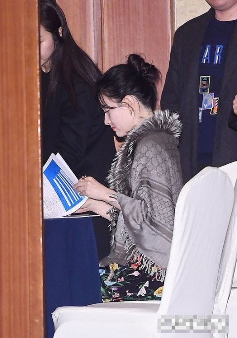 과연 가장 하얀 연예인은? | 인스티즈