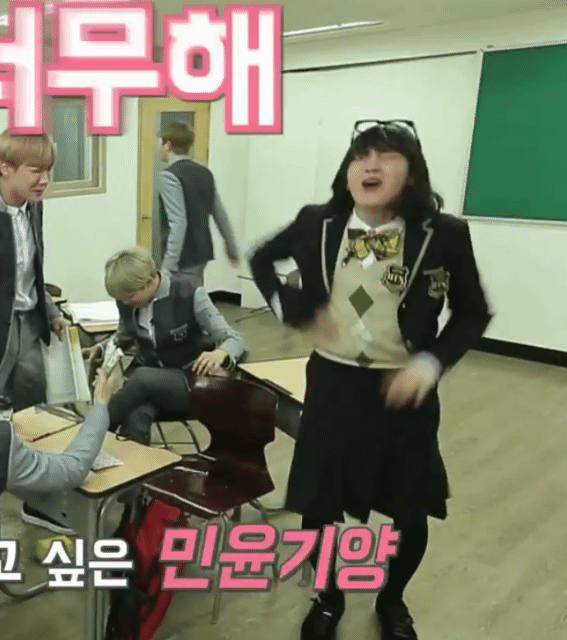 오늘자 여장으로 난리난 남자아이돌(feat. bts) | 인스티즈