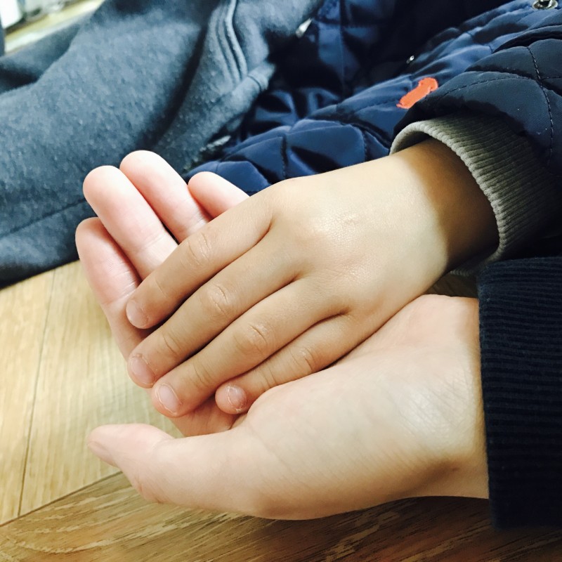 동생이랑 손 크기 비교 해봤는데٩(ˊᗜˋ*)و | 인스티즈