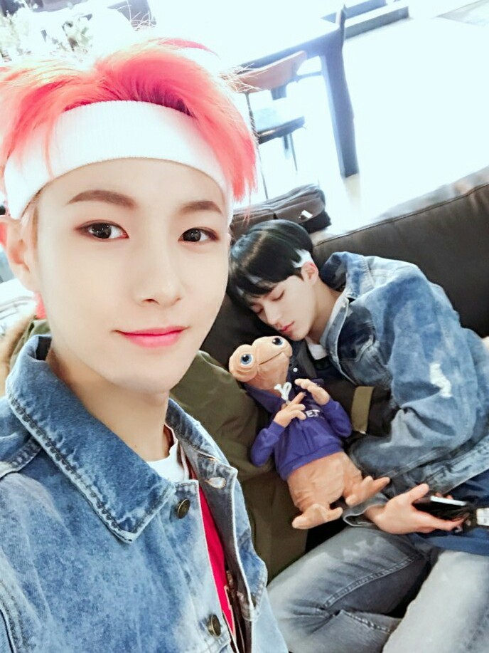 [NCT] 홍일점 FaceBook 02 | 인스티즈