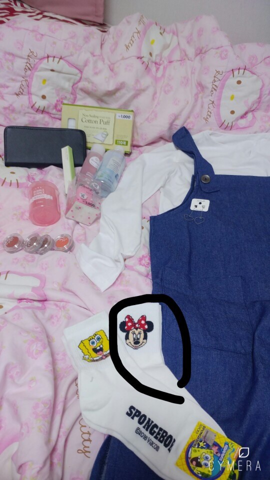 나 오늘 홍대에서 놀다가 집 왔는데 정신 차리고 보니까 친구랑 양말 바뀜 | 인스티즈