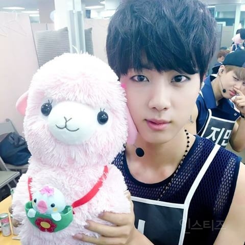 닮은꼴이 너무 많은 아이돌 그룹_ (ft. 방토토).jpg | 인스티즈