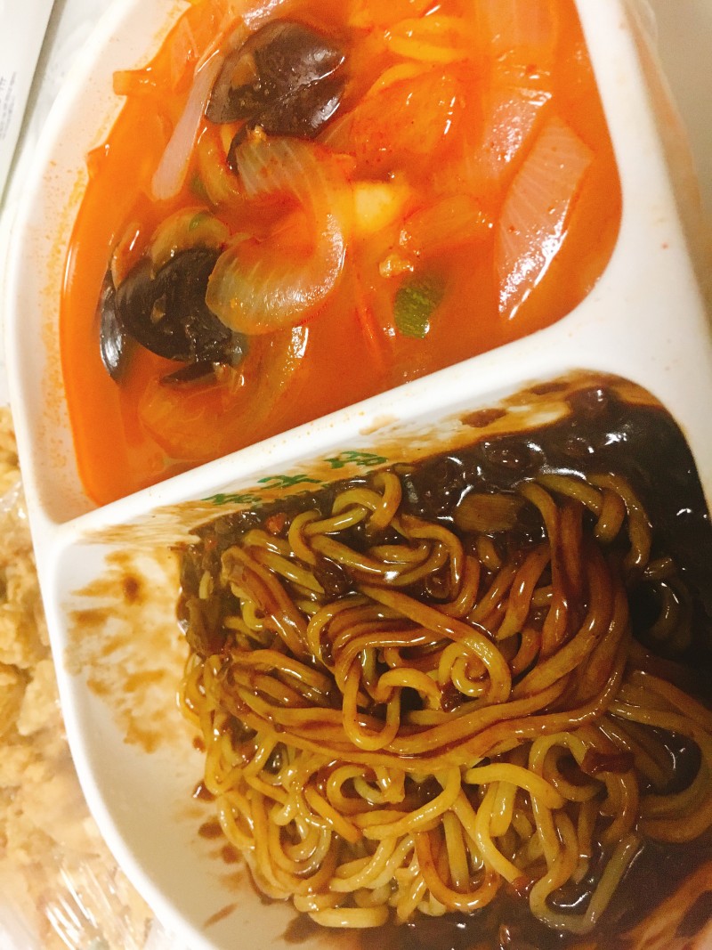 짜장면 먹고싶다 | 인스티즈