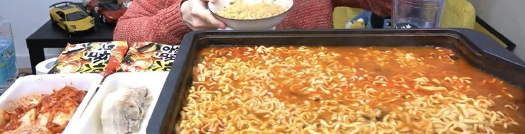 와어떻게 라면 열봉지에 밥말아먹고 보쌈도먹지 | 인스티즈