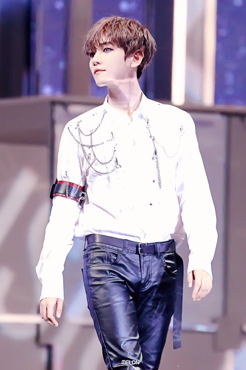 아 근데 백현 진짜 잘생긴게 뭐냐면 | 인스티즈