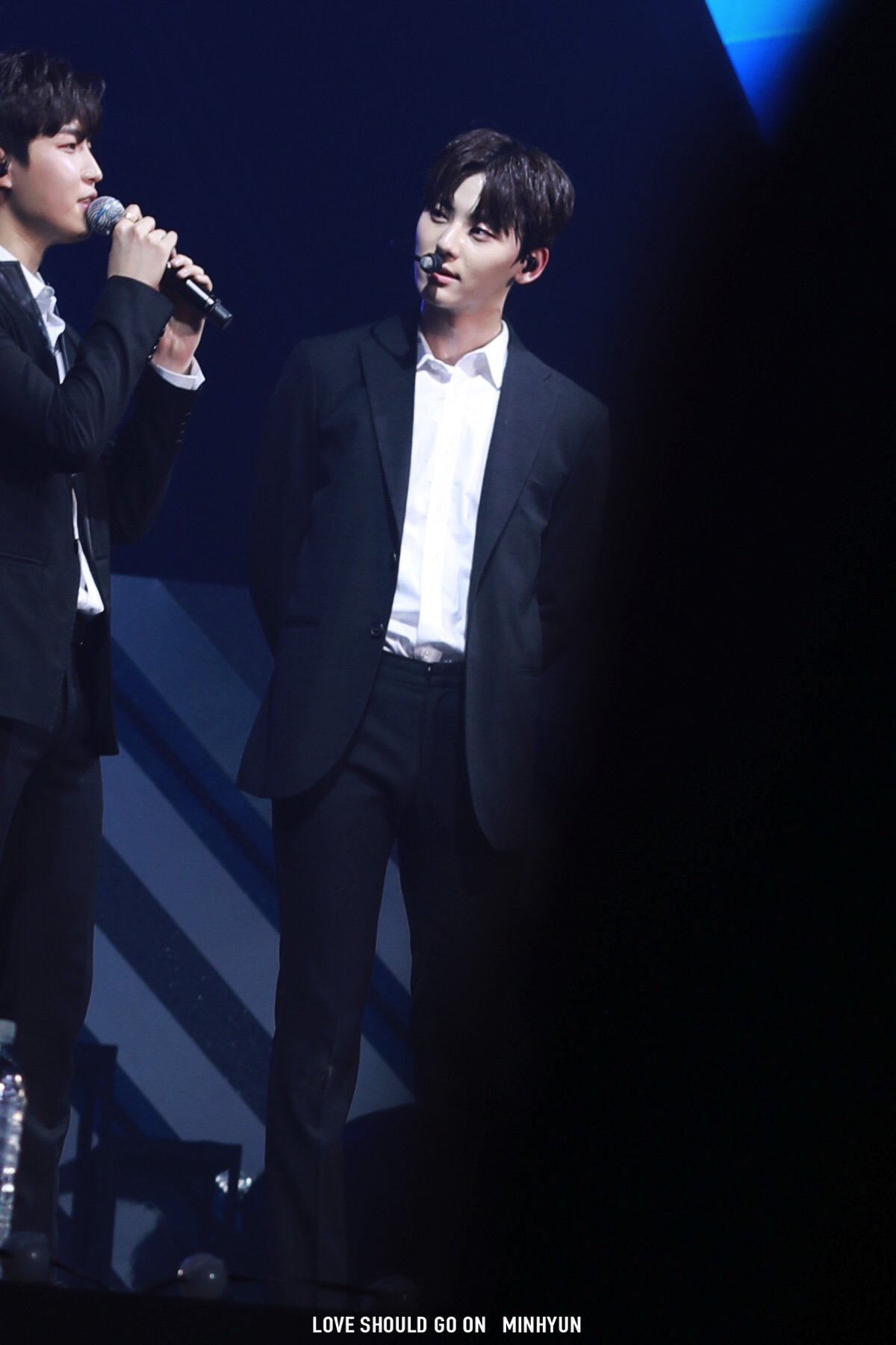 미년이홈들사진너무잘찍오.....탑시드아닌데두이정도.......민현이가잘생긴것두한몫하지 | 인스티즈