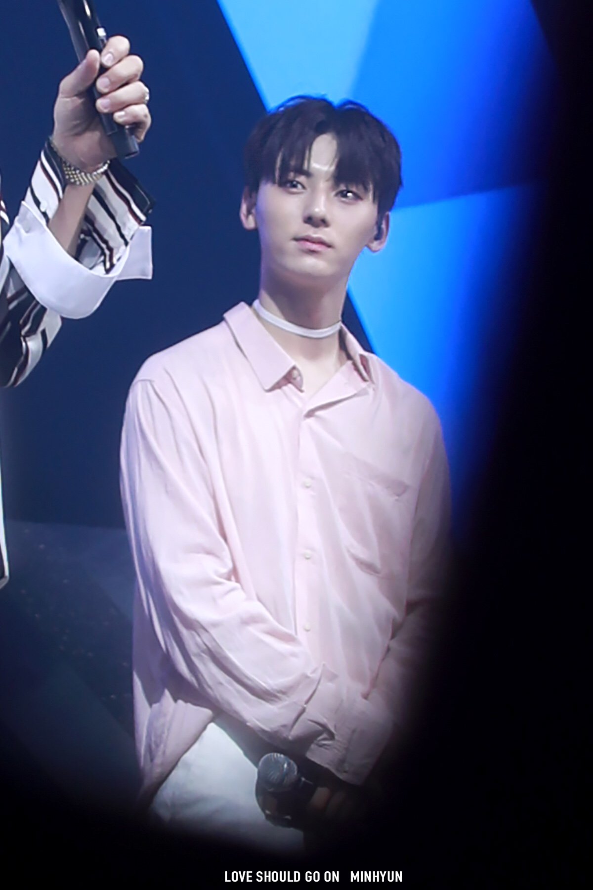 미년이홈들사진너무잘찍오.....탑시드아닌데두이정도.......민현이가잘생긴것두한몫하지 | 인스티즈