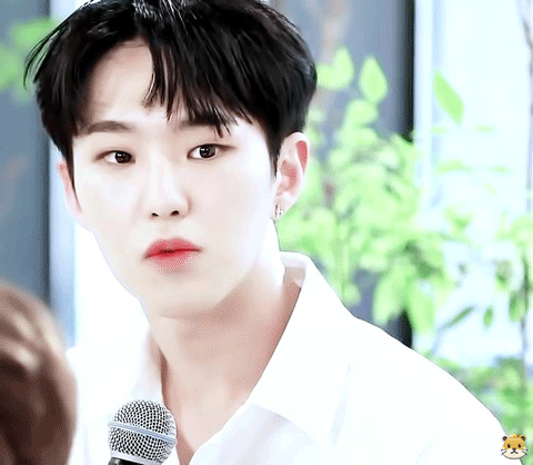 본진아닌데 호시 탐라 들어왔길래 잘생겼다 하고 보는데 | 인스티즈