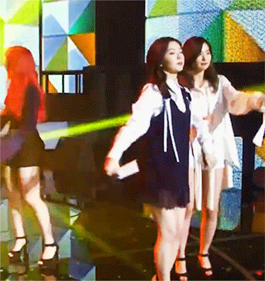 ALOGON알로곤 커튼 리본 민소매 블라우스 팝니다! 아이린 착용 | 인스티즈